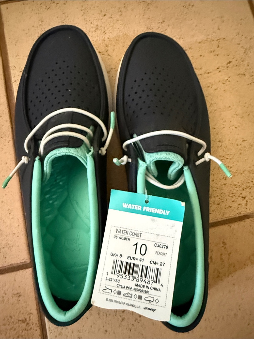 NWT REEF Water Coast Women’s Slip-On Shoes in Navy/ Mint Size 10 (Run Small )